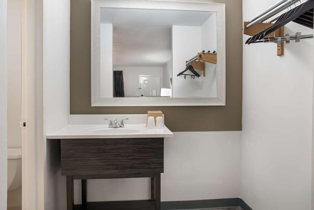 Econo Lodge Lakeland Esterno foto